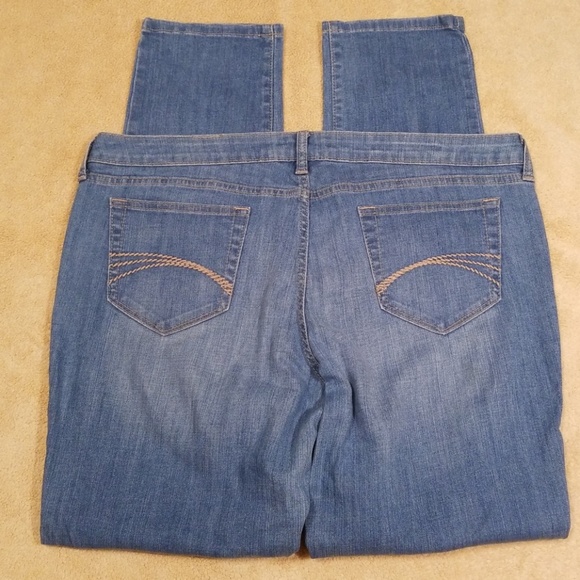 Decree Super Skinny Distressed Jeans in Size 17 - Picture 6 of 8